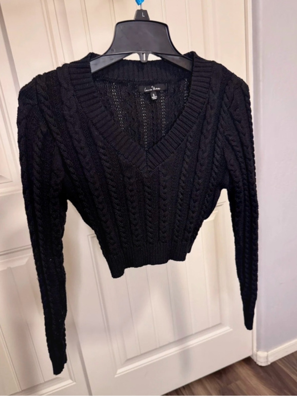 Love Tree Black Cable Knit Cropped Sweater Women’s Small V-Neck Long Sleeve Cozy